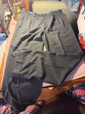 Ralph Lauren Men's Black Pleated Dress Pants